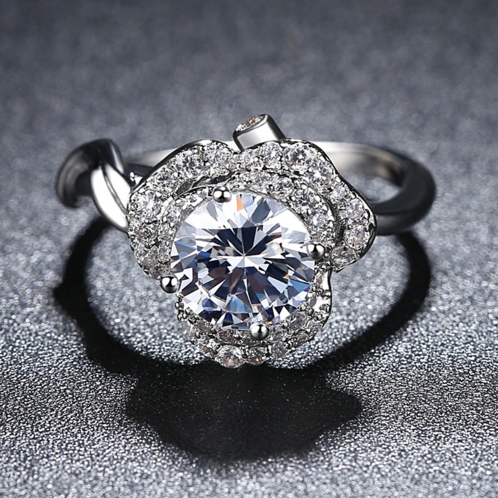 NEW 18K White Gold Diamond Rose Flower Ring - Picture 4 of 4